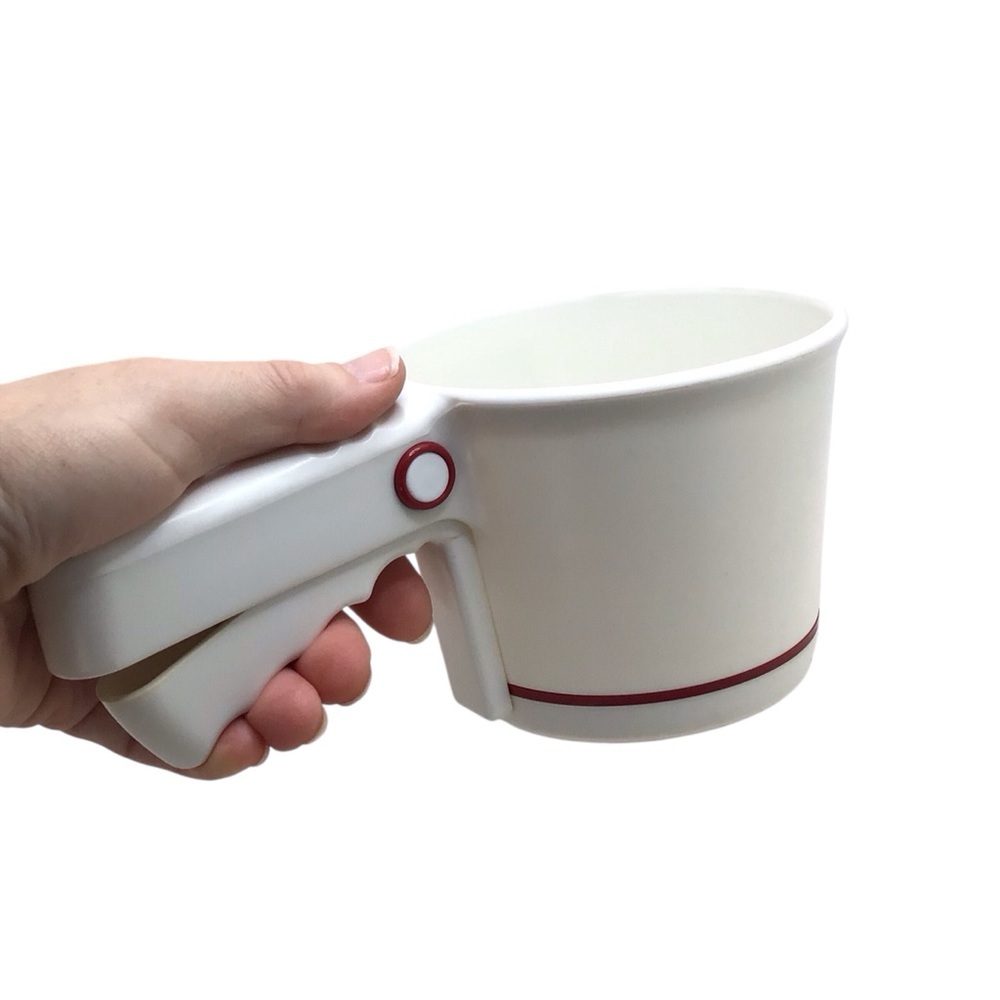 Cooking Concepts Flour Sifter 2 Cup Handheld Squeeze Handle Baking Tool White
